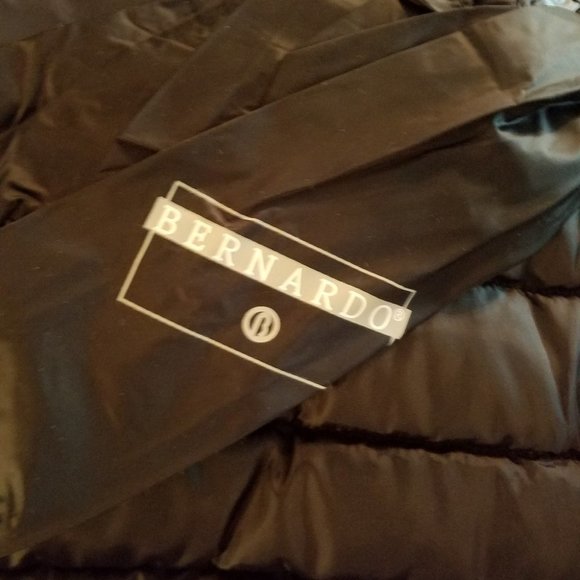 NEW Bernardo Eco Plume Packable Hooded Puffer - Picture 4 of 8